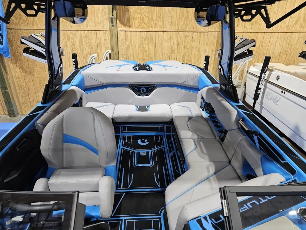 2025 Centurion NV233 Icon